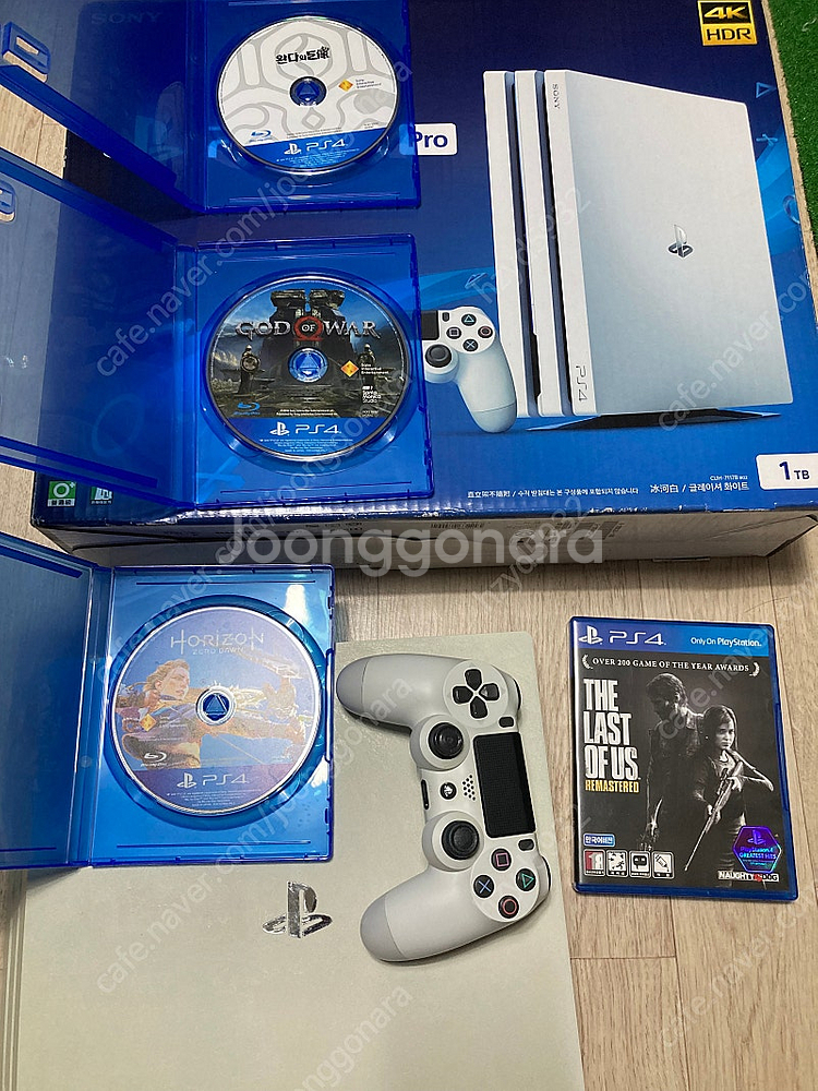 PS4 Pro + 소프트 팝니다.--0