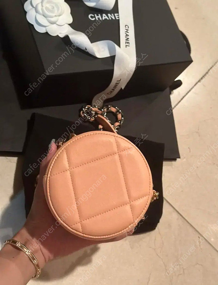 새상품 풀구성!!) 샤넬 19 동그리 탬버린백 핑크 ap0945 이미지