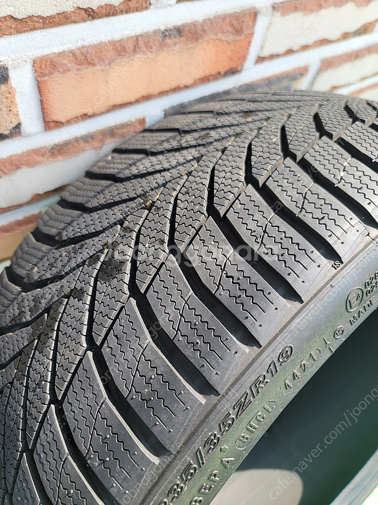 윈터타이어 팝니다 235/35R19 스노우타이어 판매합...--0