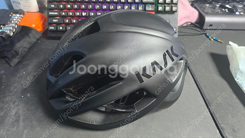 로드 자전거 헬멧 판매 합니다. KASK (L)--0