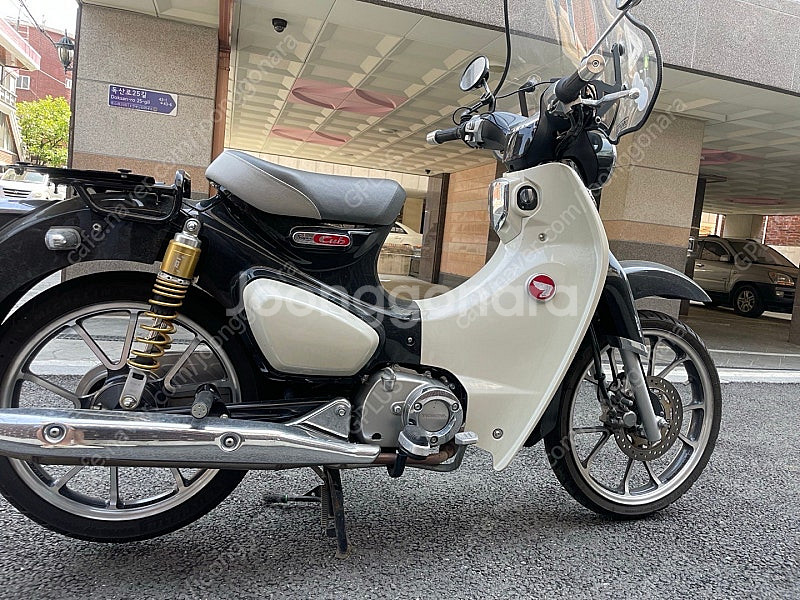 혼다 슈퍼커브 c125 블랙색상 20년식 판매합니다.--1