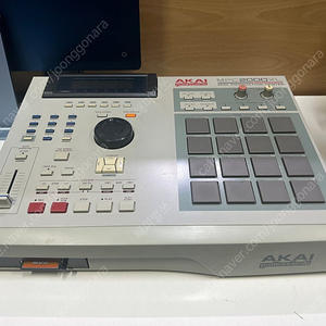 AKAI MPC2000XL