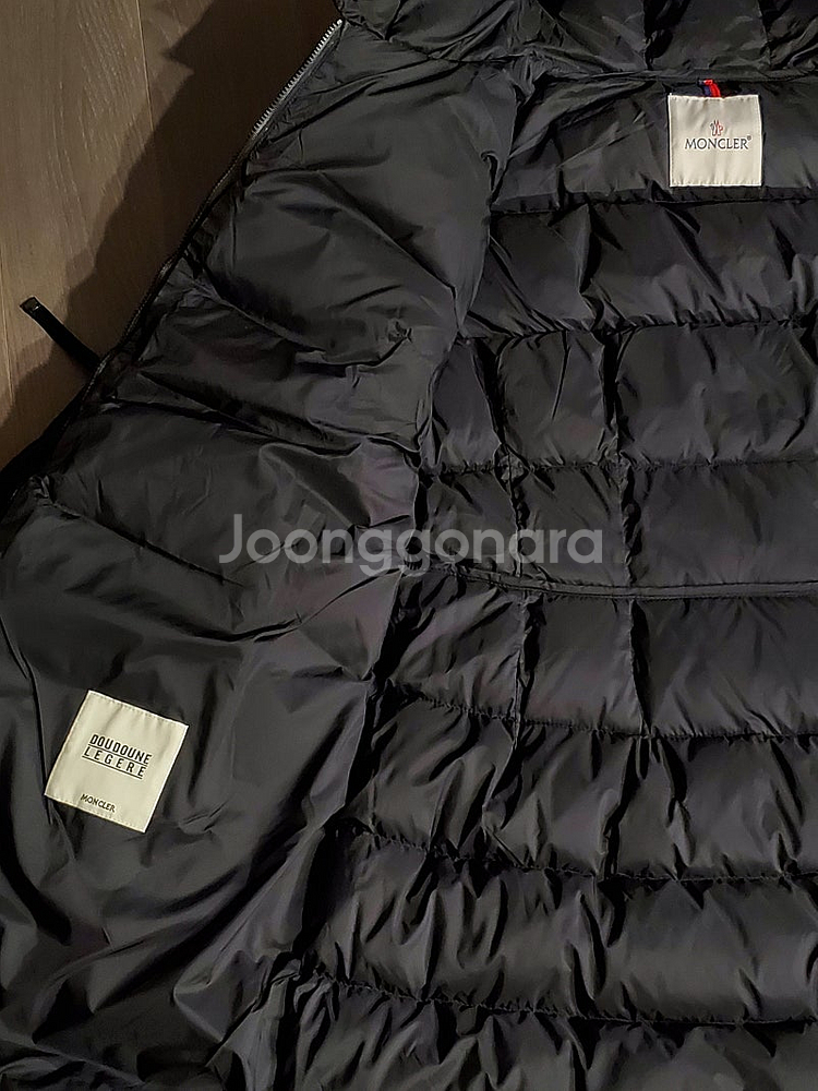 새제품 몽클 경량 패딩--1