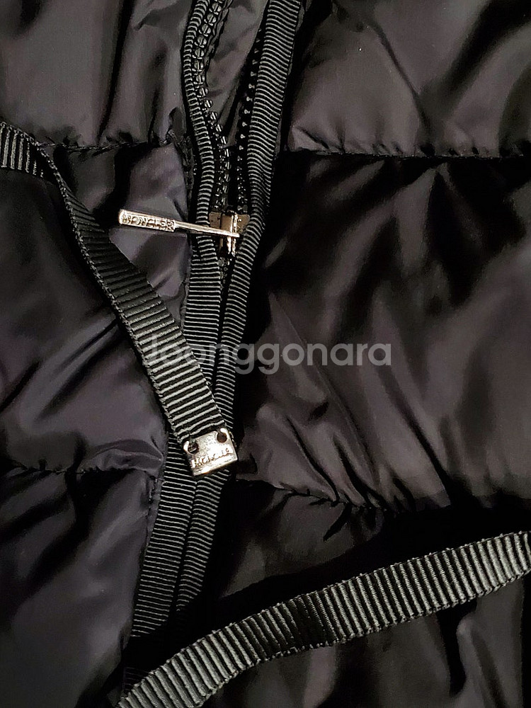 새제품 몽클 경량 패딩--6