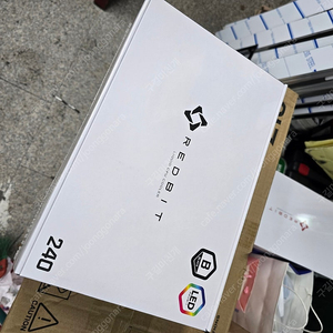 (미개봉) 이엠텍 수냉 쿨러 Redbit 240 rgb 블랙