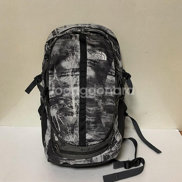 판매 노스페이스 등산배낭 30L 깨끗--0