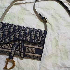 디올(Dior) 오블리크 새들백 S5647CRIW M928 팔아용