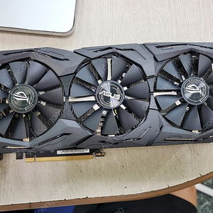 ASUS STRIX GTX1080TI 팝니다.