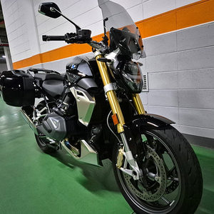 BMW r1250r 트리플블랙 24년5월 출고 (23각자)