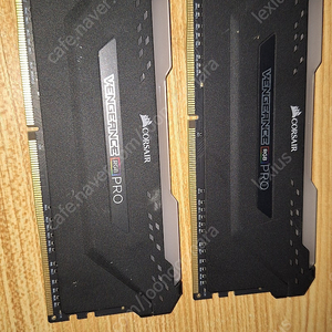 Corsair VENGEANCE RGB PRO DDR4 3600 CL18 메모리 32G (16G X 2)