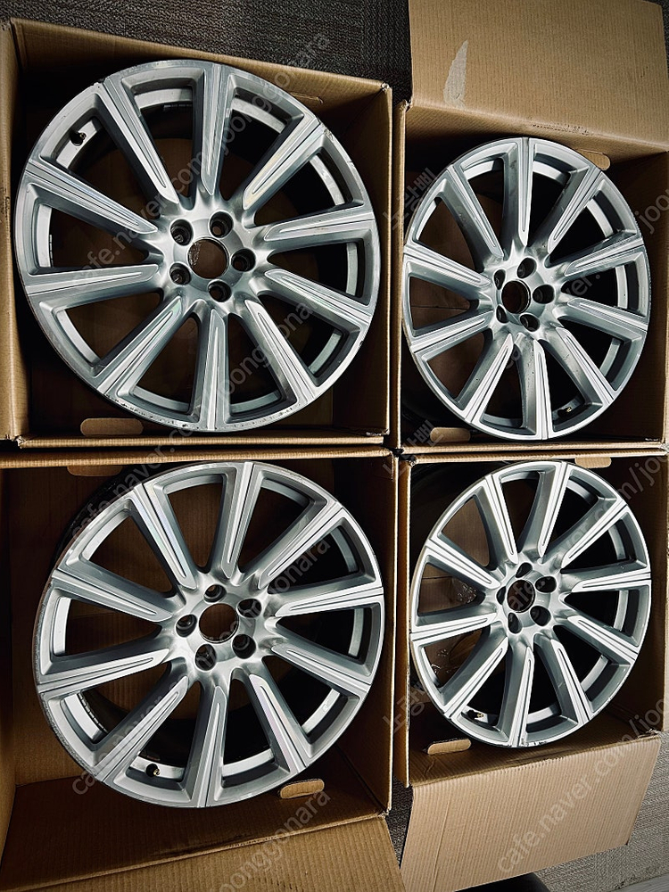 볼보 XC90 인스 20인치 휠 팝니다.--1