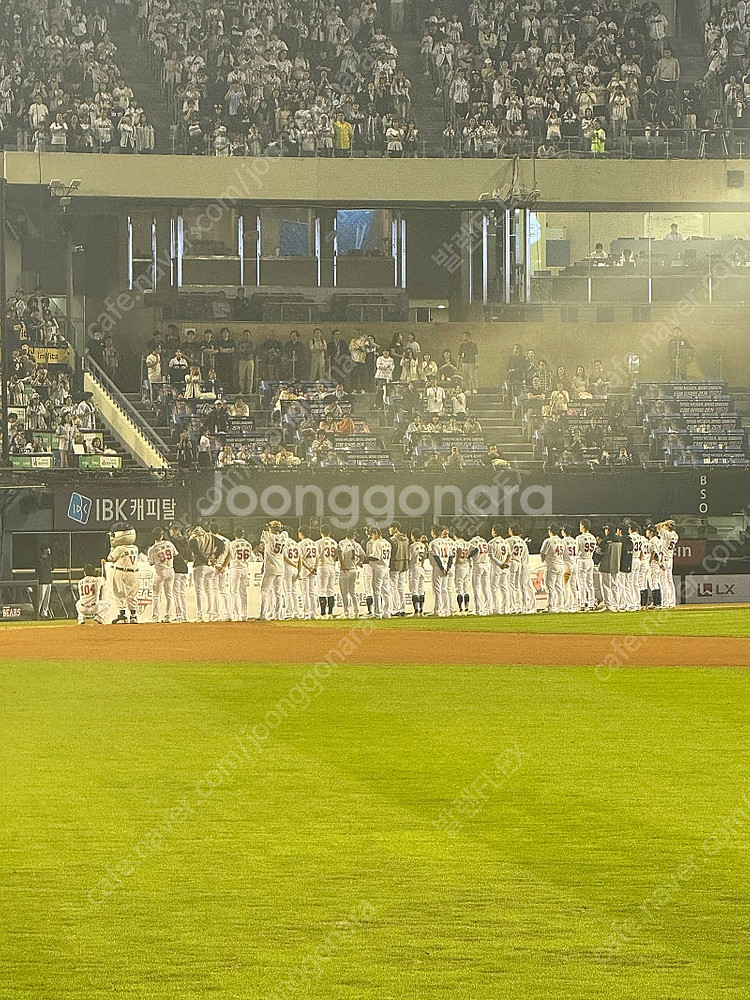 두산 kt 와일드카드 3루 외야 2연석 팔아요--0