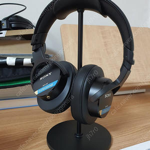 sony mdr-m1