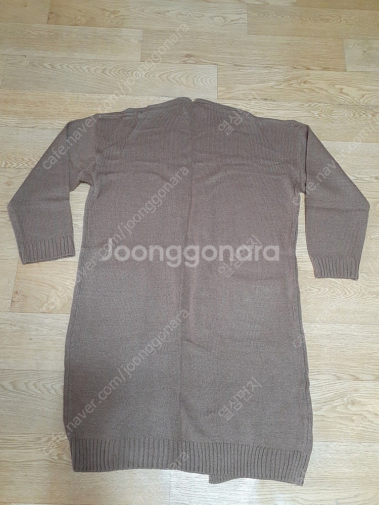 니트롱가디건 새거입니다 예쁜니다 요즘 계절 편하게 입부세요 12000원 직거래 가능해요--1