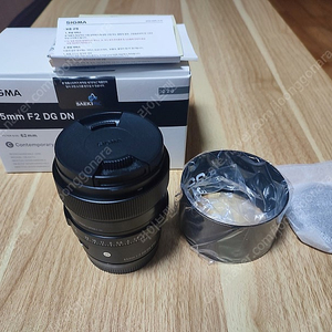 시그마 65mm F2 DG DN (소니 FE 마운트) 팝니다.