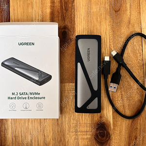 ugreen m.2 nvme ssd 인클로져 pcie case 판매합니다