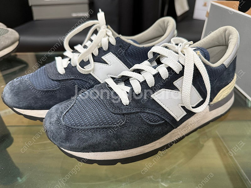 뉴발란스 m990v1 navy 260사이즈 팝니다.--0