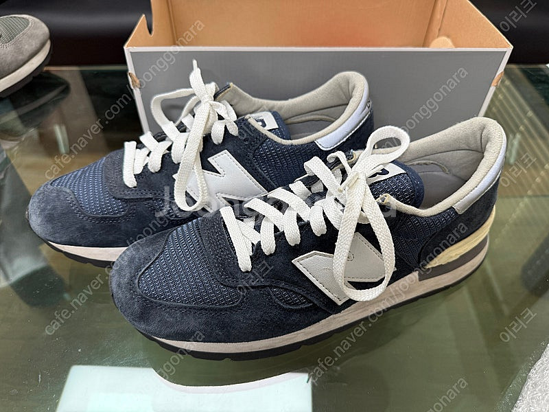 뉴발란스 m990v1 navy 260사이즈 팝니다.--1