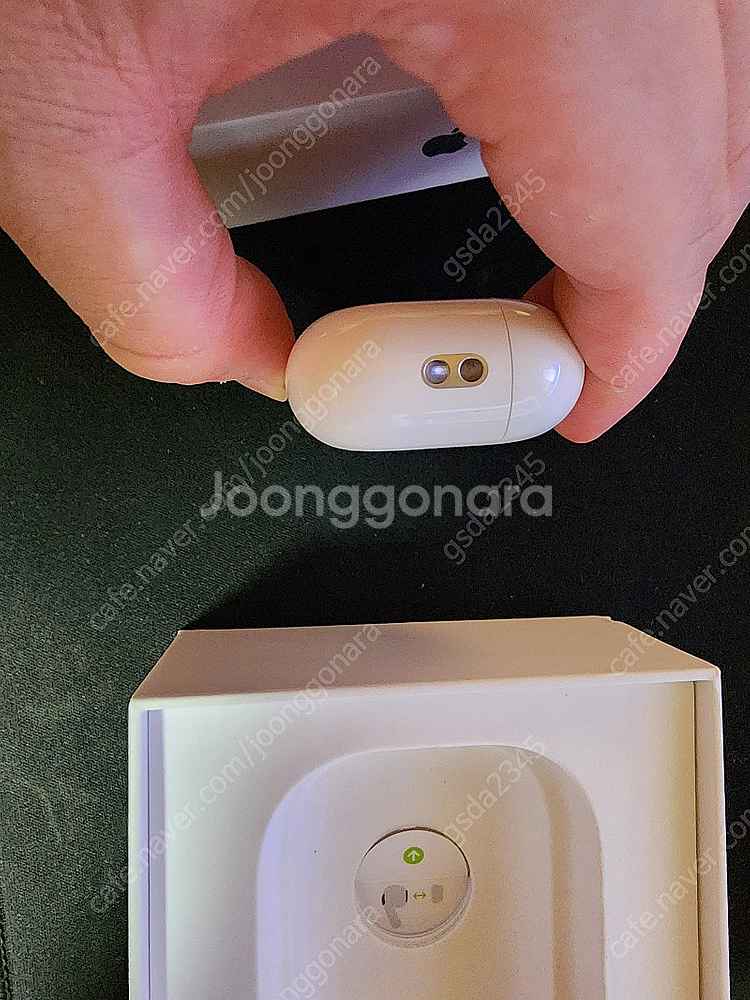 에어팟프로2 중고 판매합니다--3