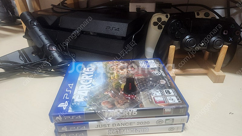 Ps4 플스4 커펌 1테라 + 카메라 + 시디3 택미포...--0