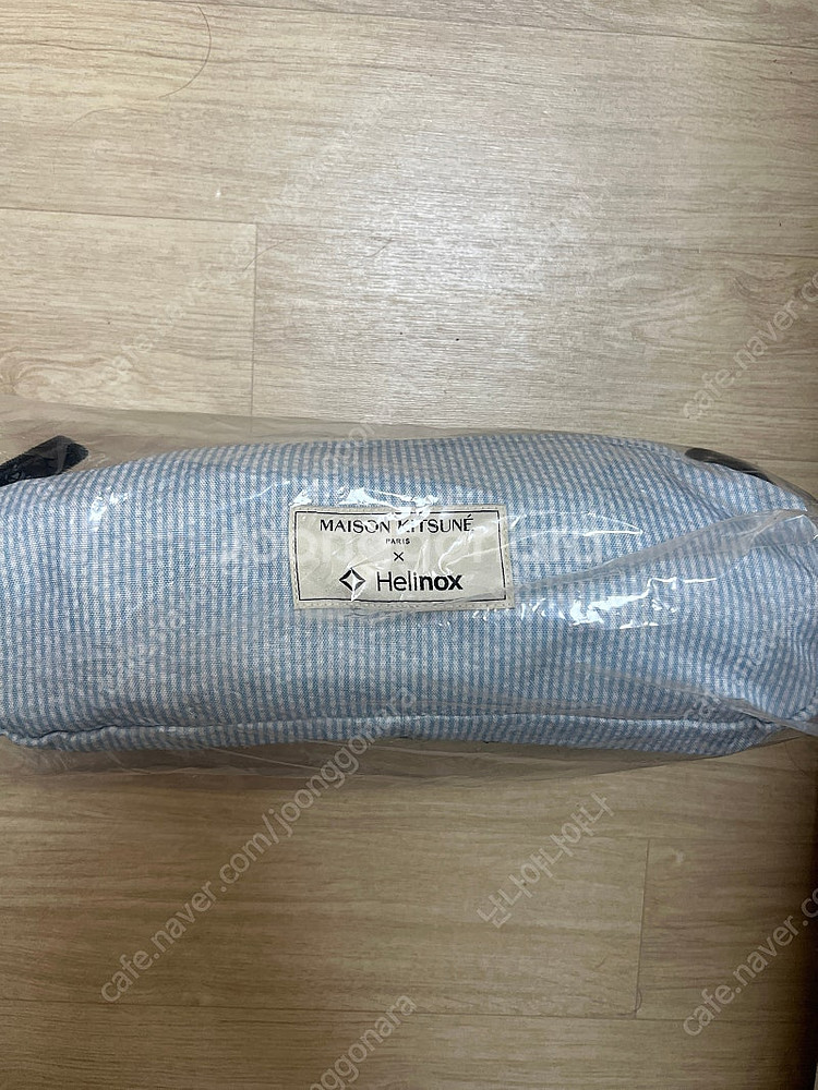헬리녹스 체어원 메종키츠네 의자 1점 팝니다.--0