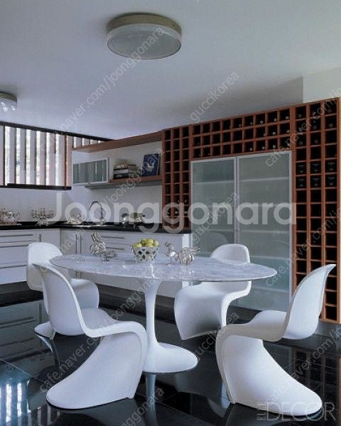 비트라 Vitra 팬톤체어 화이트--4