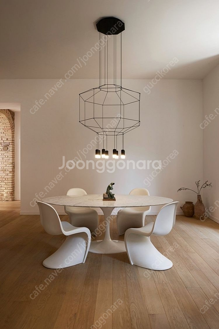 비트라 Vitra 팬톤체어 화이트--5