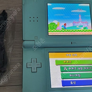 r4 팔아여. ds dsi 3ds 다사용가능 왠만한 게임 다 들어가 있음 한방팩