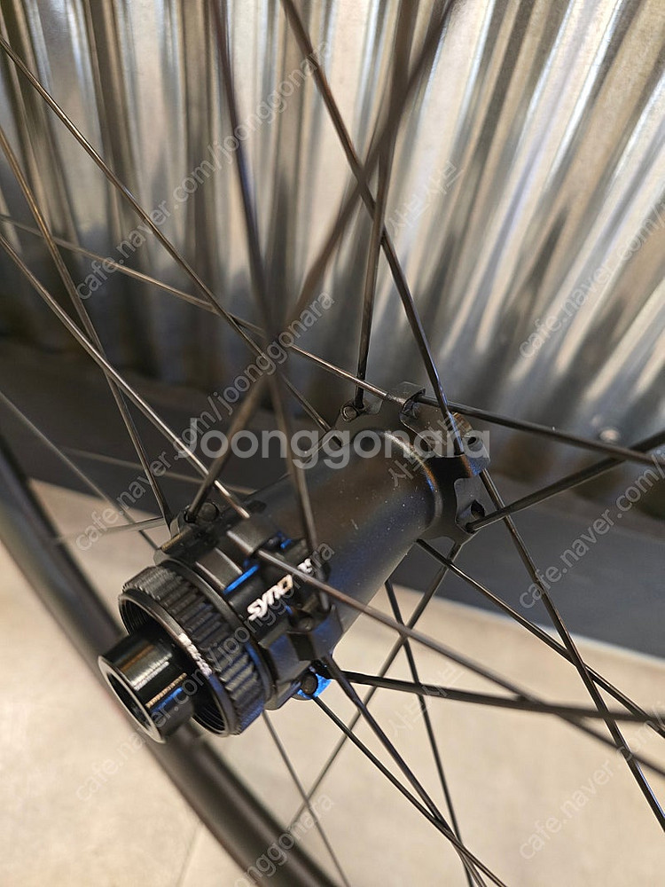 짚(zipp) 303 SE 카본 휠셋 A급 팝니다. (...--2