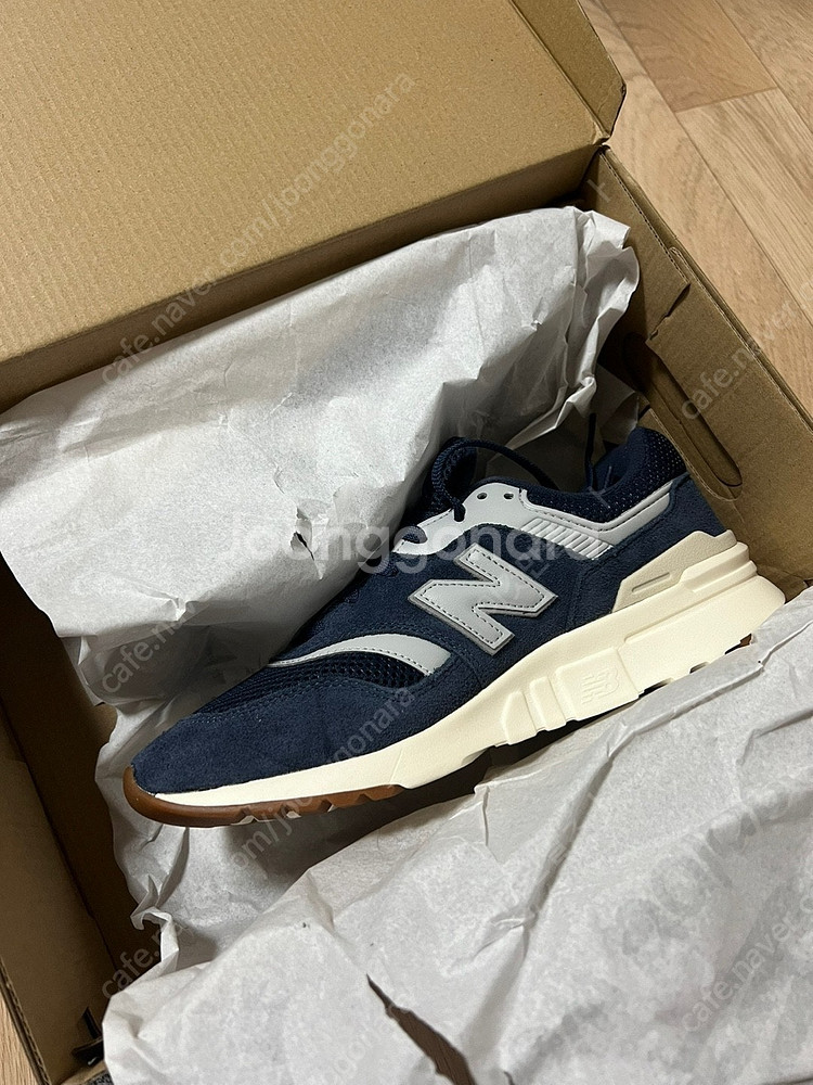 [가격인하] 뉴발란스 997H 네이비 270 사이즈--3