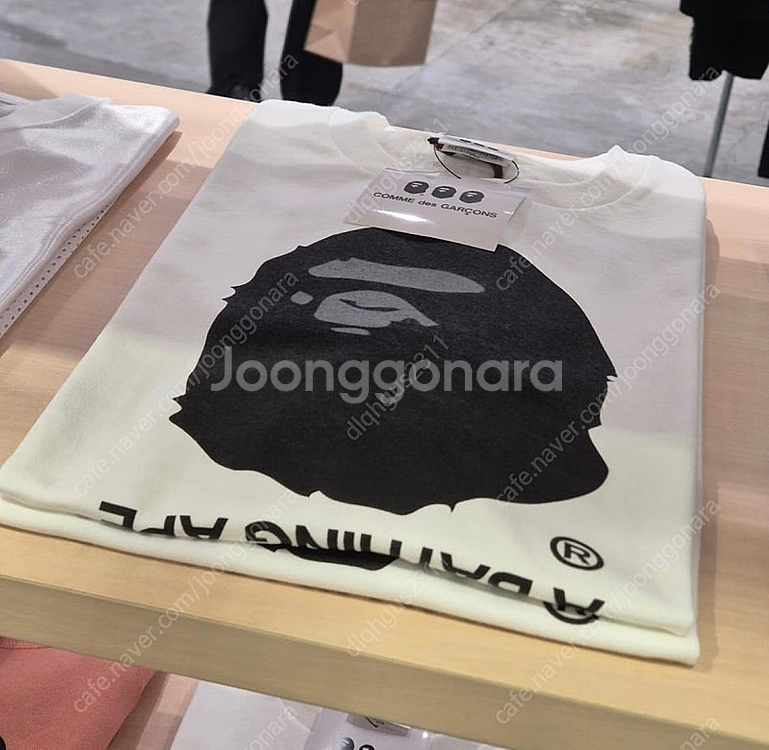 베이프 x 꼼데가르송 오사카 한정판 어 베이싱 에이 프...--0