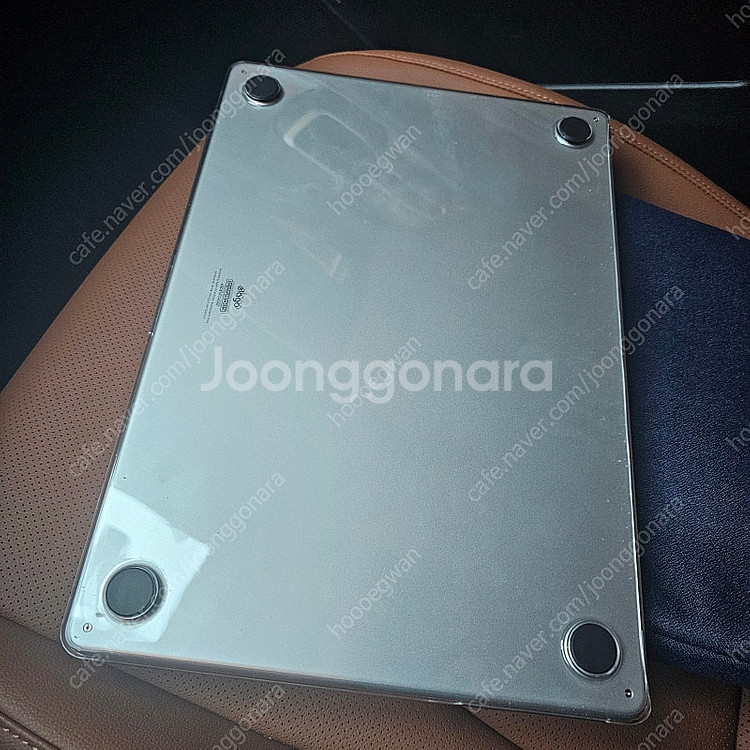 [사용 10회미만]맥북에어 m3 15인치 램8기가 용량...--0
