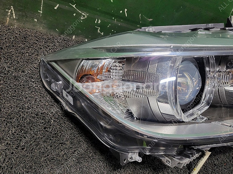 2279 BMW F30 3시리즈 라이트 조수석 상단브라...--3