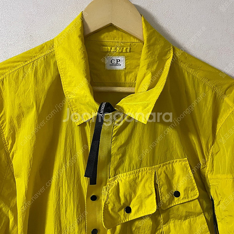 C.P 씨피컴퍼니 22S/S 렌즈 와펜 크롬오버셔츠 옐...--2
