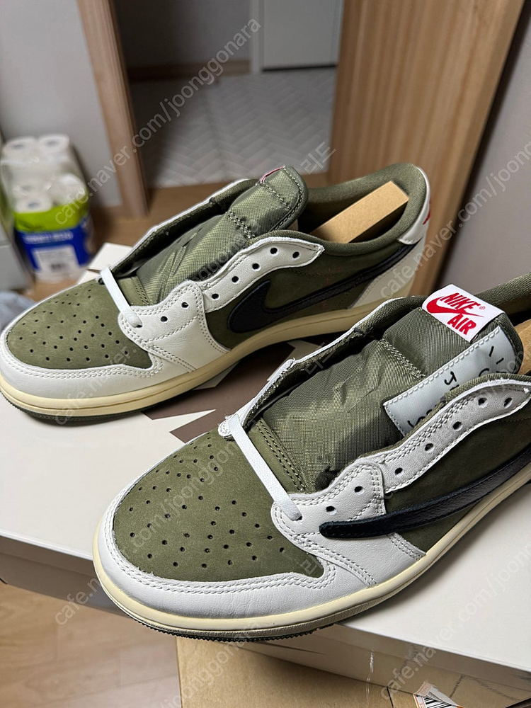 나이키 조던 1 트래비스 스캇 올리브 275 판매합니다--4