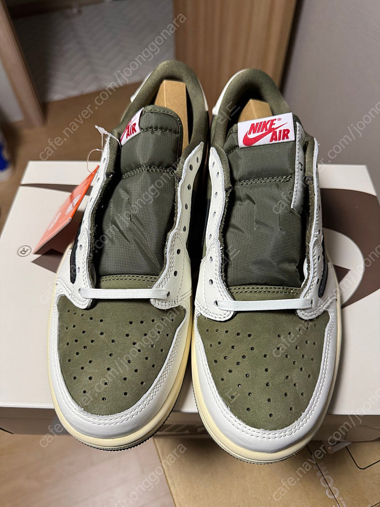 나이키 조던 1 트래비스 스캇 올리브 275 판매합니다--5