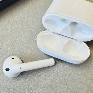 [택포2.5만] Apple Airpods 애플 에어팟 2세대 충전케이스(유선, 라이트닝) + 오른쪽유닛 판매