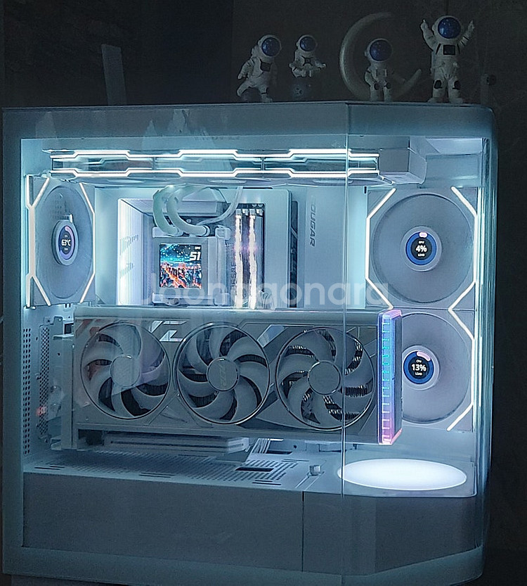 7800x3D 4080 super strix white--1