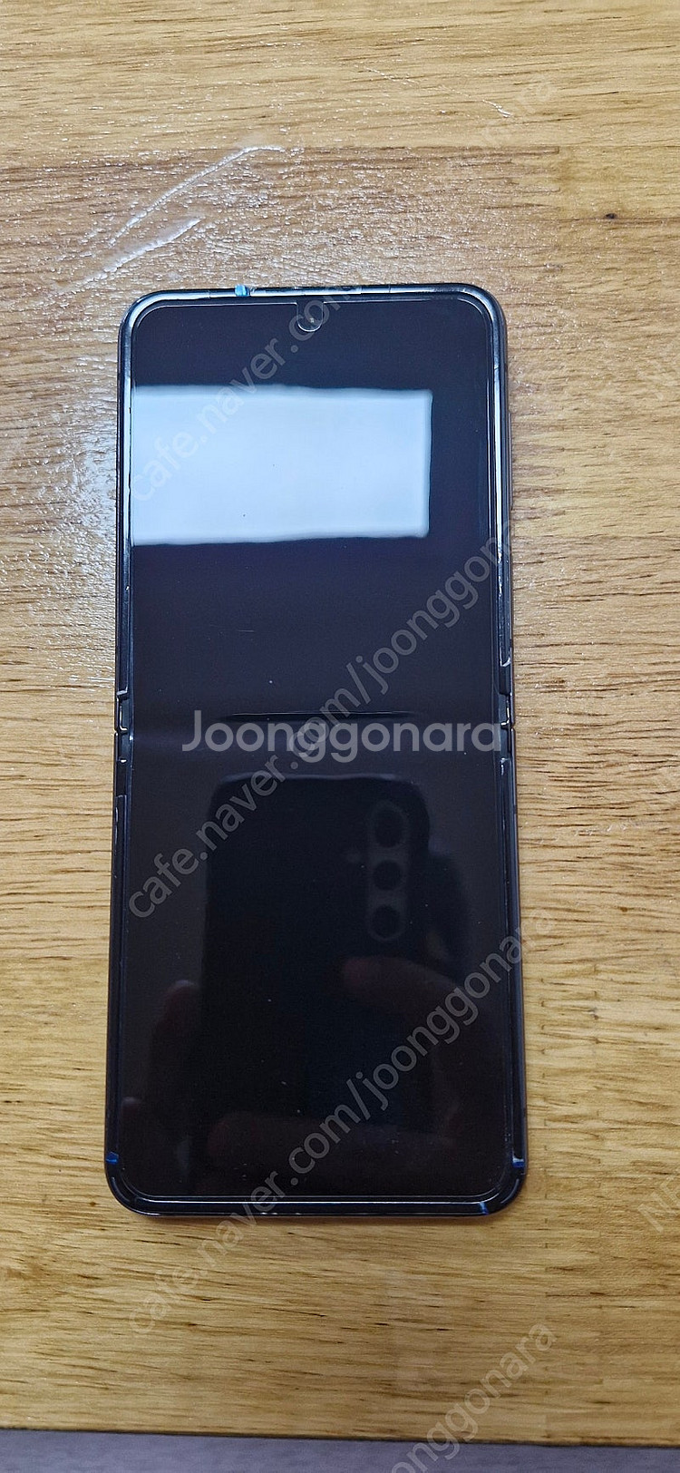 갤럭시 Z플립5 256g 그라파이트색상 판매합니다--0