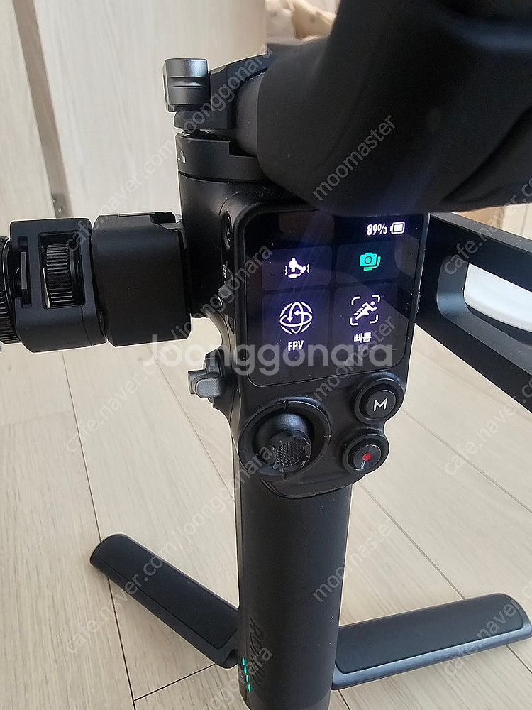 DJI Rs4pro 짐벌판매합니다 신품급 2년케어팝니다--2
