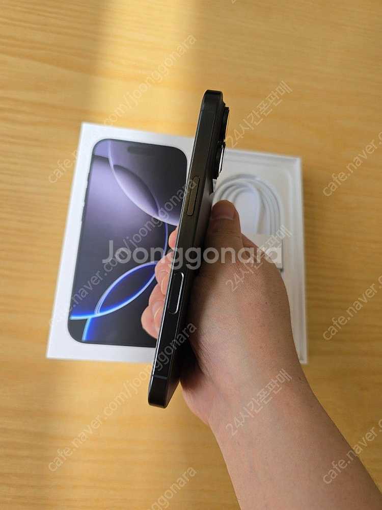아이폰16프로블랙티타늄128gb 자급제폰판매합니다--6