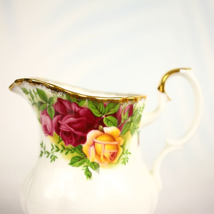 로얄 알버트 황실장미 슈거볼과 저그 Royal Albert Old Country Roses