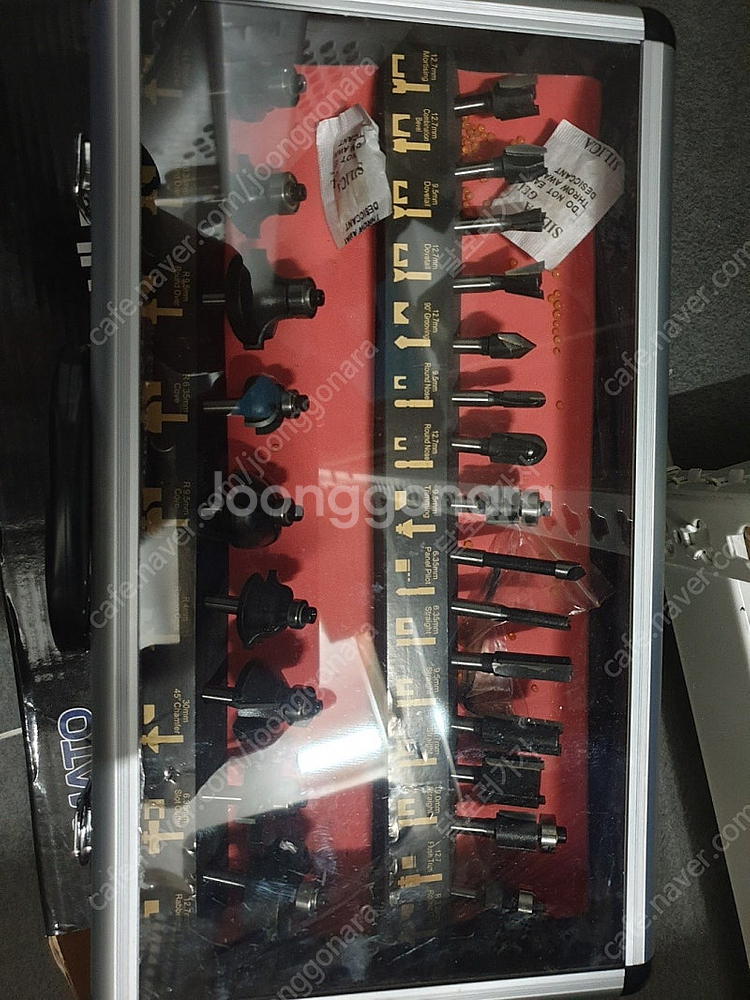 보쉬GMR1 트리머+트리머비트 세트 팝니다--5