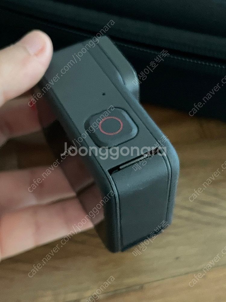 기스날까봐 필름도 안뗀 고프로 9 (+ 맥스그립) 판매--3