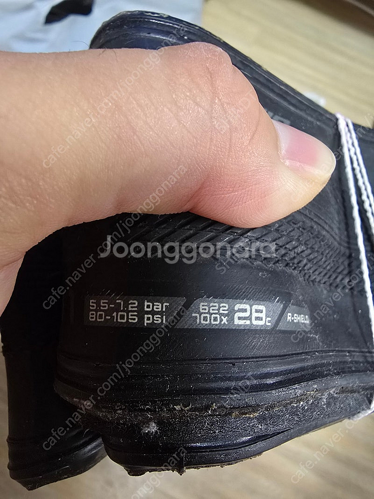 자전거 로드 700x28c 타이어 팝니다--1