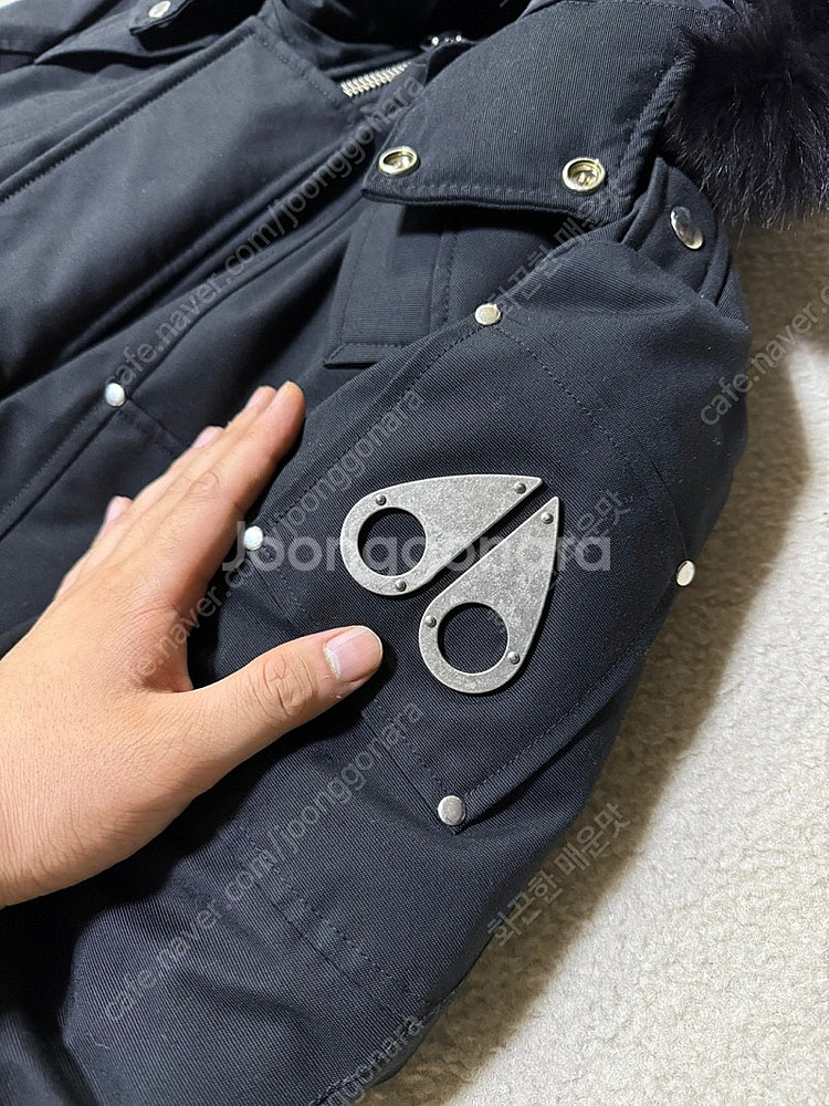 무스너클 스틸링 블랙/블랙 퍼 패딩 자켓 S 판매합니다...--3