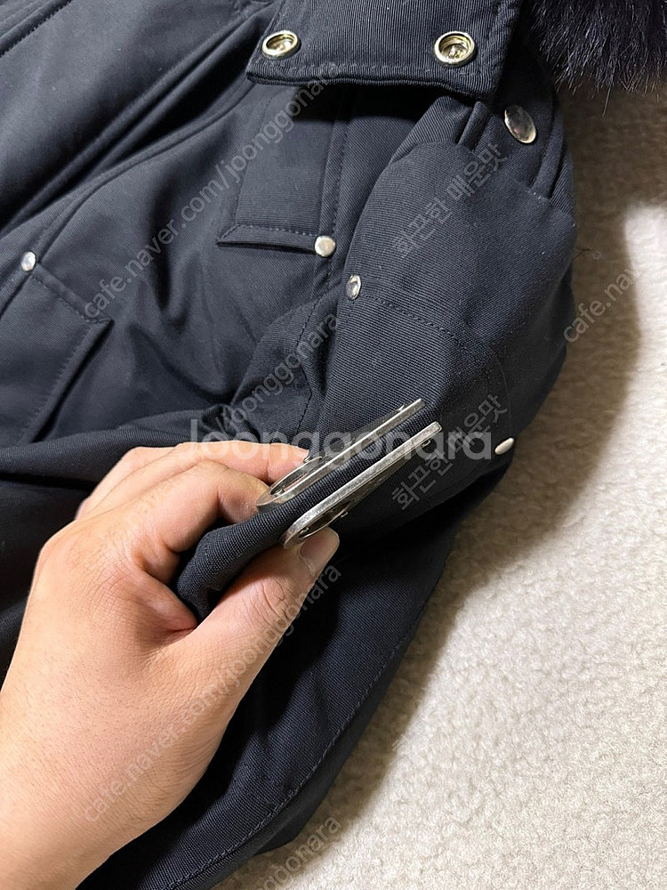 무스너클 스틸링 블랙/블랙 퍼 패딩 자켓 S 판매합니다...--4