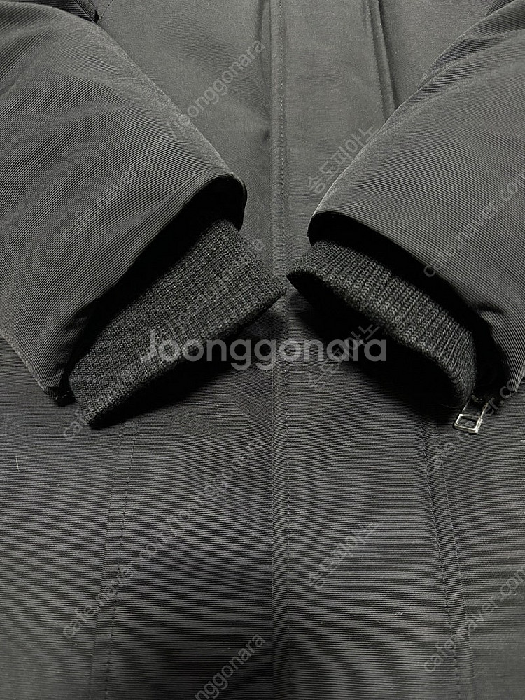 무스너클 스틸링 블랙/블랙 퍼 패딩 자켓 M 매장판 판...--1