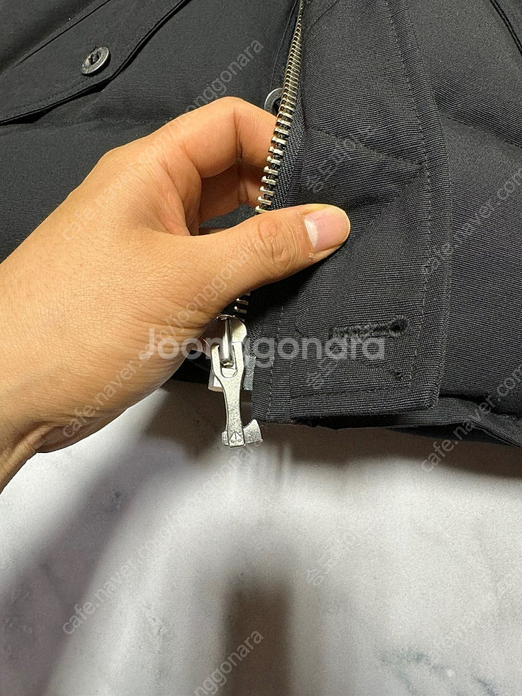 무스너클 쓰리쿼터 블랙/블랙 퍼 패딩 자켓 M 판매합니...--6
