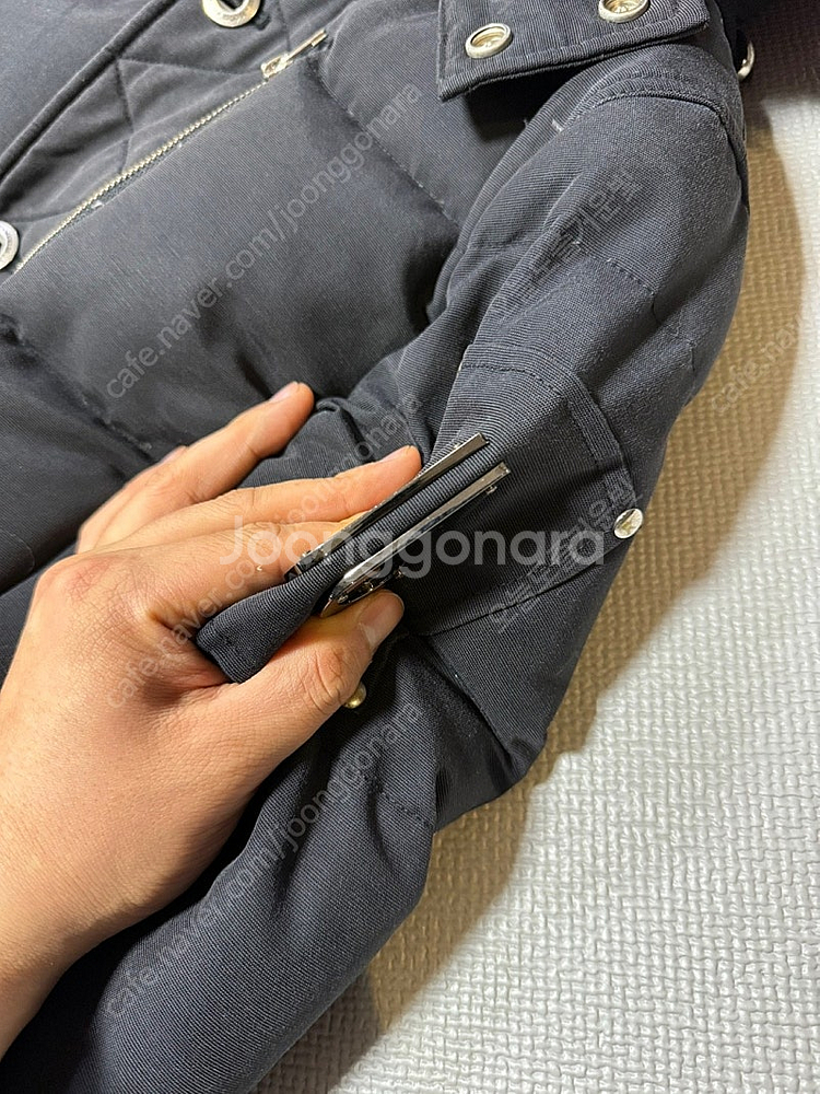 무스너클 쓰리쿼터 패딩 자켓 블랙 XS 판매합니다.--4